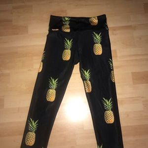 NW Goldsheep pineapple cropped leggings